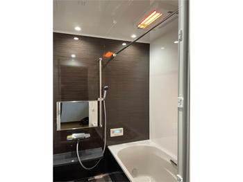 「システムバス+グラファイトヒーターで暖かくて快適な浴室」浴室リフォーム 八頭町T様