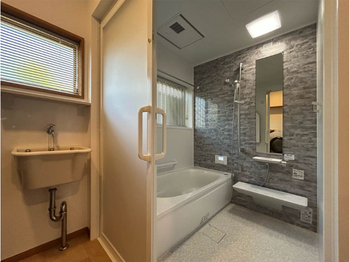 「タイル貼り風呂からシステムバスへ！機能性UPで家族も大喜び」浴室リフォーム事例倉吉市Y様邸